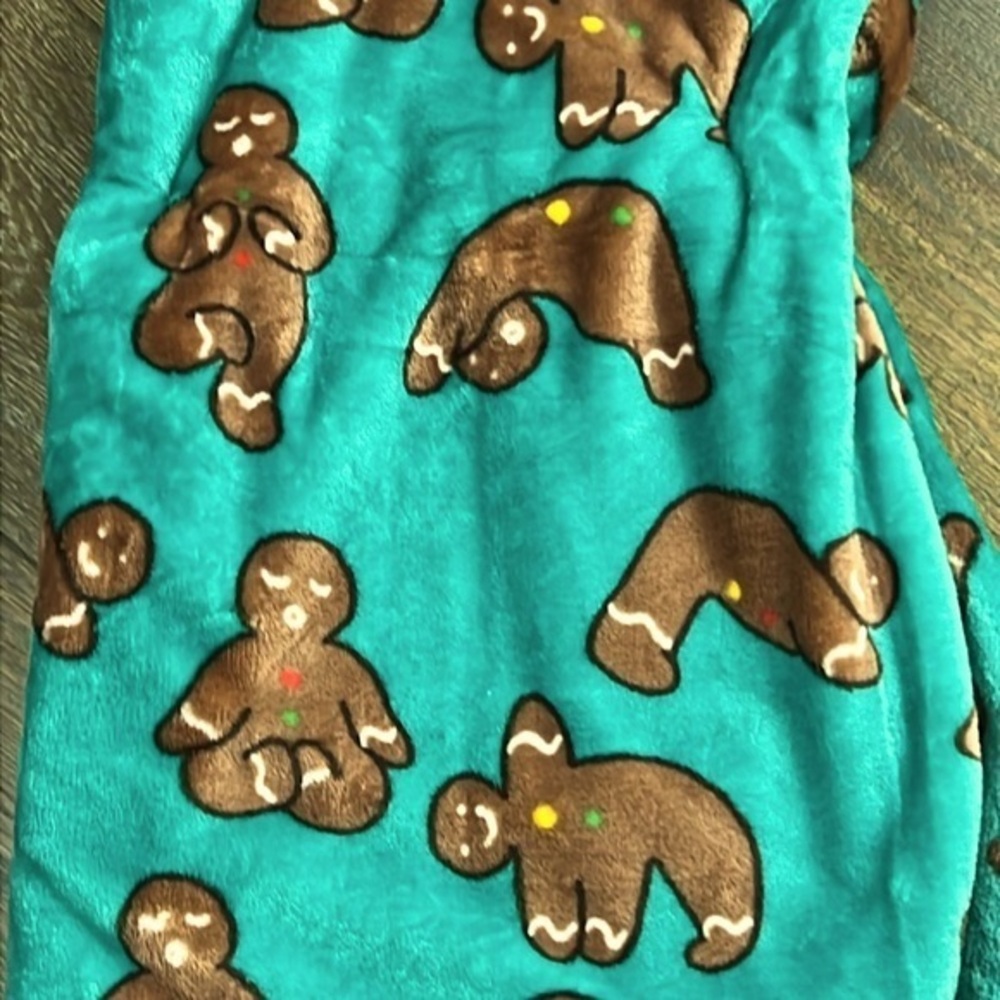 Artisan 34 - ‘Gingerbread Men’ 50” x 70”. NWT. Last one!